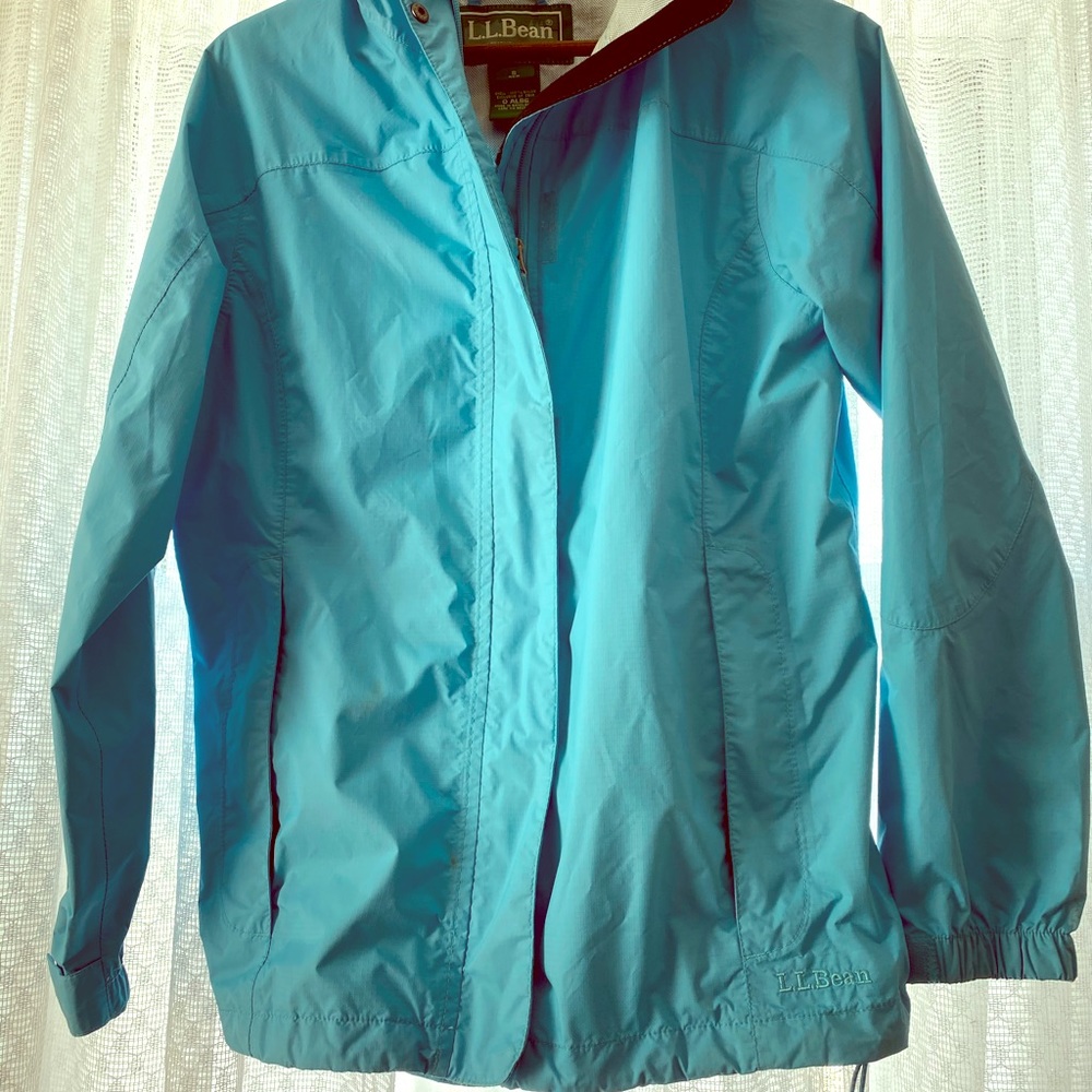 Women’s llbean raincoat